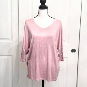 Light Mauve Three Quarter Sleeve Blouse Top Shirt from Urban Outfitters, Size XS